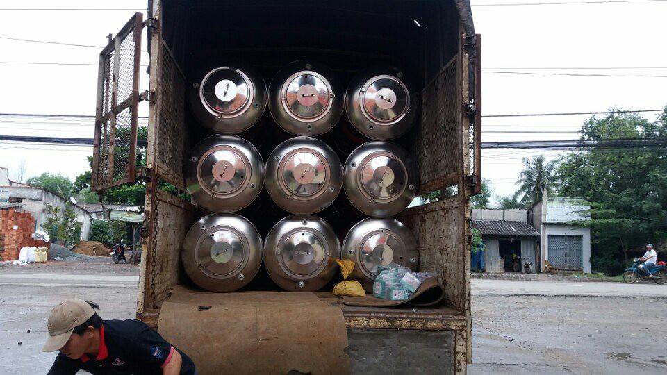 Bon nuoc inox Hwata vina khuyen mai