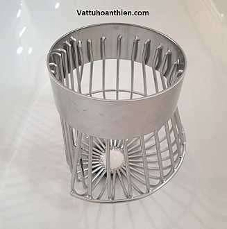cau-chan-rac-inox-304-thoat-ngang-phi-90